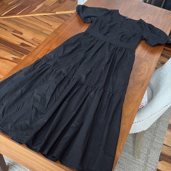 French Connection Bubble Sleeve Poplin Tiered Smocked Waist Dress Black Medium - Picture 8 of 13